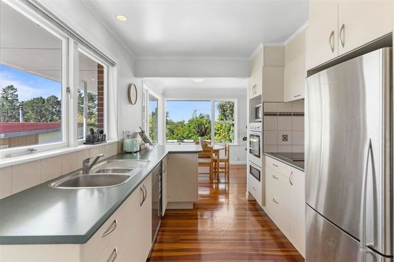 Photo of property in 19 Mcclintock Road, Massey, Auckland, 0614