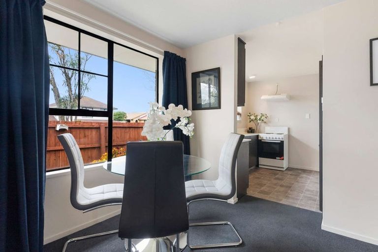Photo of property in 37 Karnak Crescent, Russley, Christchurch, 8042