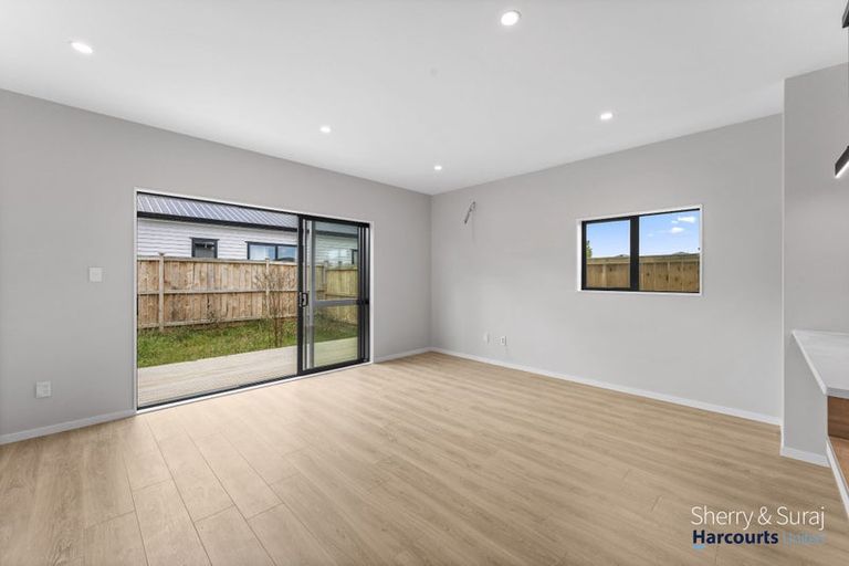Photo of property in 39a Hari Road, Karaka, 2113
