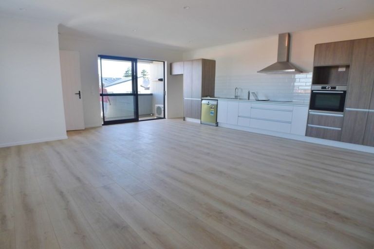 Photo of property in 5/2 Frances Bryers Road, Hobsonville, Auckland, 0616