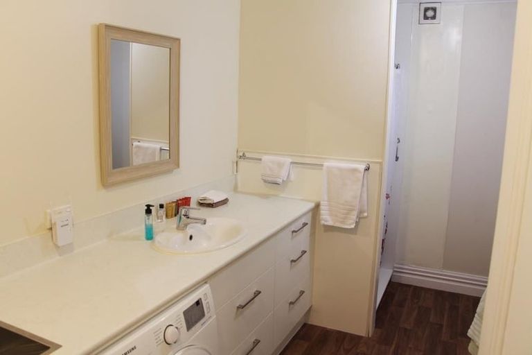 Photo of property in 36 Hargreaves Street, Mount Cook, Wellington, 6021