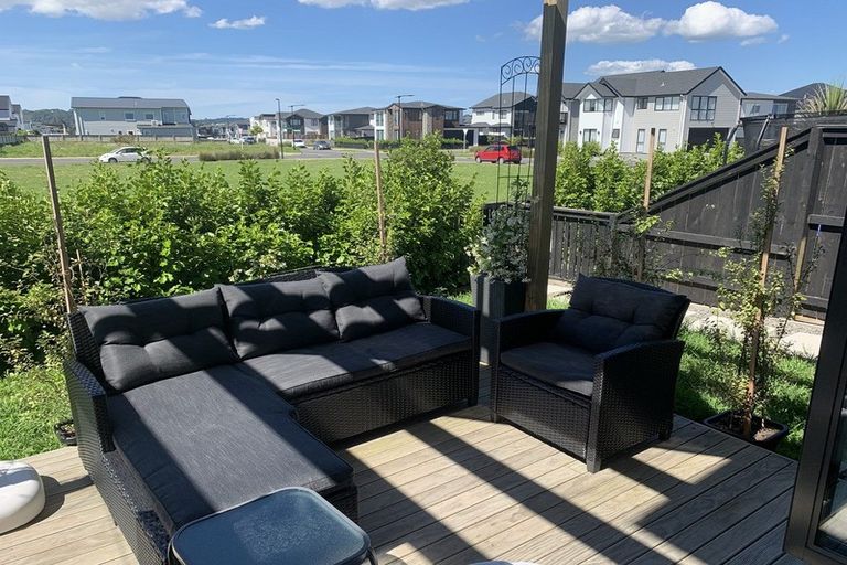 Photo of property in 7 Irving Place, Hobsonville, Auckland, 0616