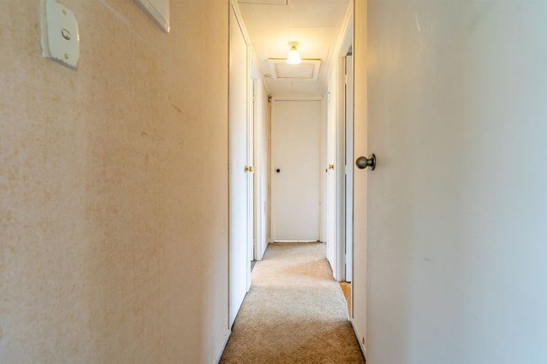 Photo of property in 2 Harrington Road, Henderson, Auckland, 0610