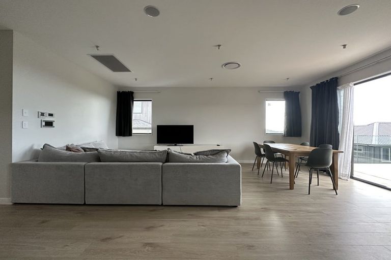 Photo of property in 12 Pacific Heights Road, Orewa, 0931