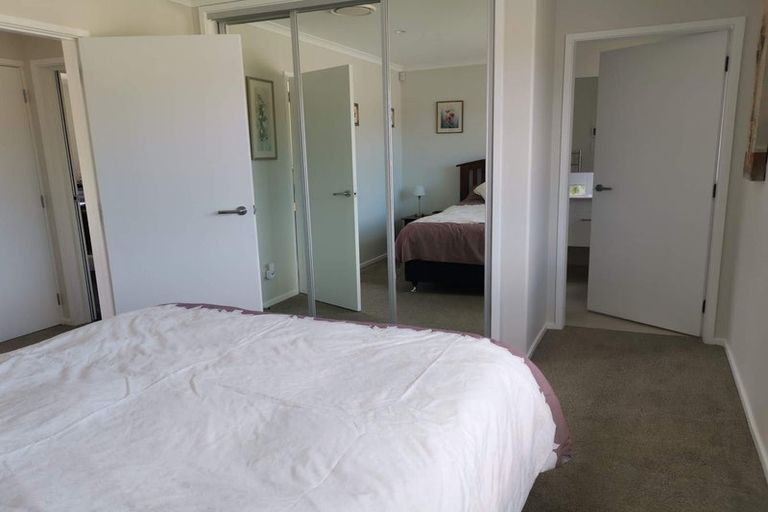 Photo of property in 13 Te Awa Place, Red Beach, 0932