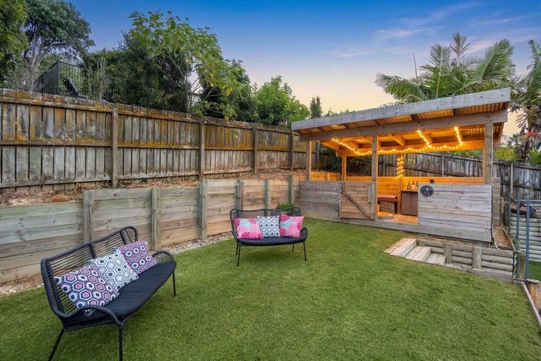 Photo of property in 44 Bayside Drive, Browns Bay, Auckland, 0630