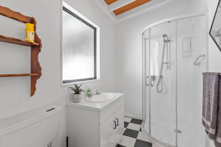 Photo of property in 17 Te Rauparaha Street, Otaki, 5512