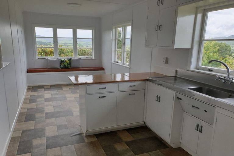 Photo of property in 32 View Street, Maungaturoto, 0520
