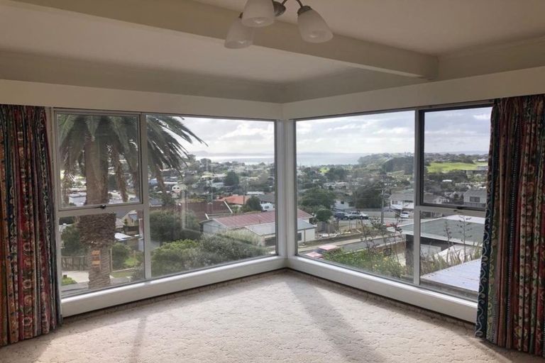 Photo of property in 3 Moera Place, Stanmore Bay, Whangaparaoa, 0932