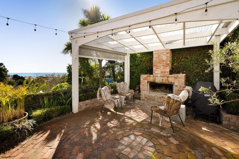 Photo of property in 5 Rogan Street, New Plymouth, 4310