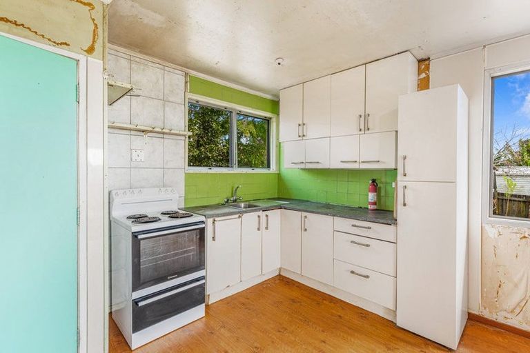 Photo of property in 19 Doone Place, Massey, Auckland, 0614