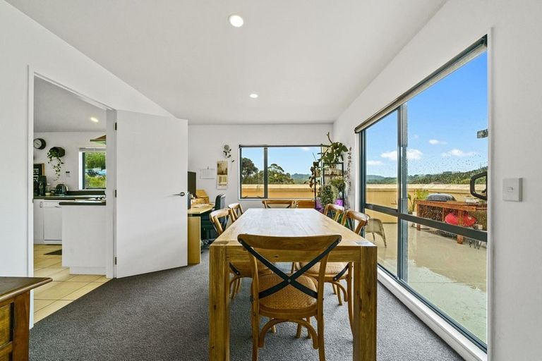 Photo of property in 41 Samwell Drive, Whitby, Porirua, 5024