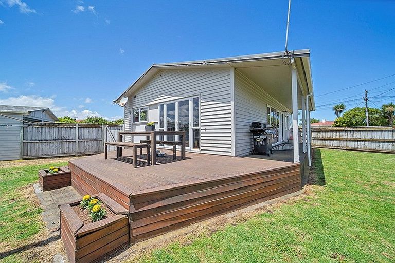 Photo of property in 6 Pacey Avenue, Hawera, 4610
