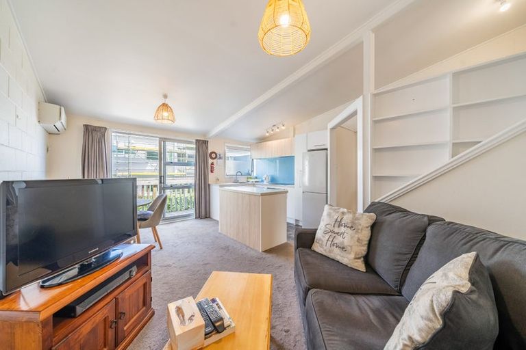 Photo of property in 4/23 Collins Avenue, Tawa, Wellington, 5028