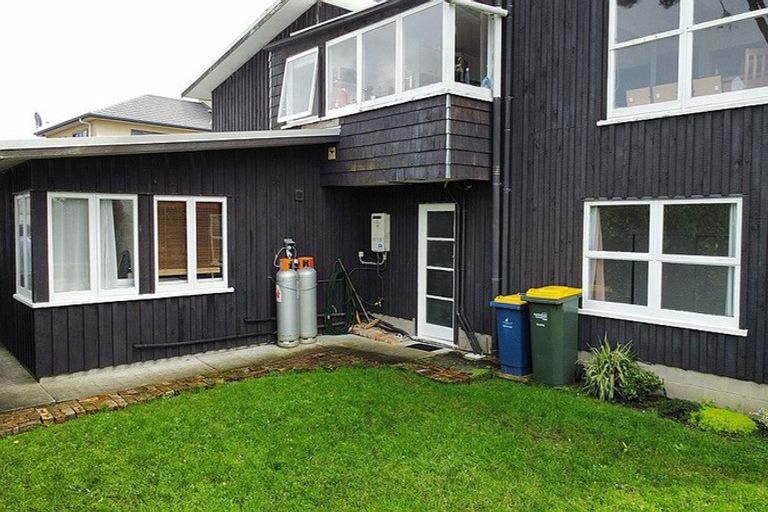 Photo of property in 139 Luckens Road, West Harbour, Auckland, 0618