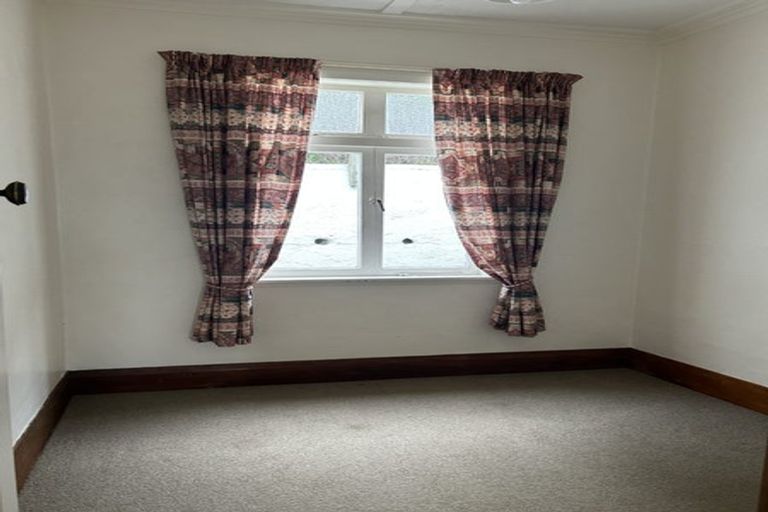 Photo of property in 76 Mitchell Street, Brooklyn, Wellington, 6021