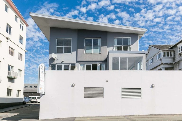 Photo of property in Qba Apartments, 5a/51 Webb Street, Mount Cook, Wellington, 6011