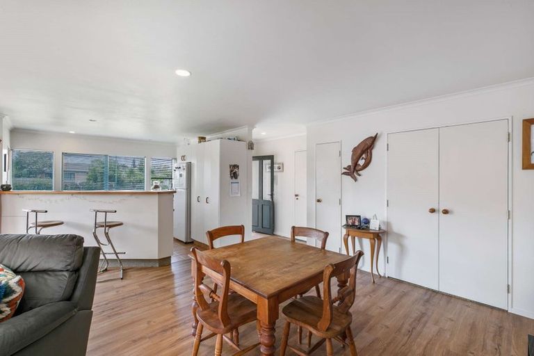 Photo of property in 8 Checketts Place, Papamoa Beach, Papamoa, 3118