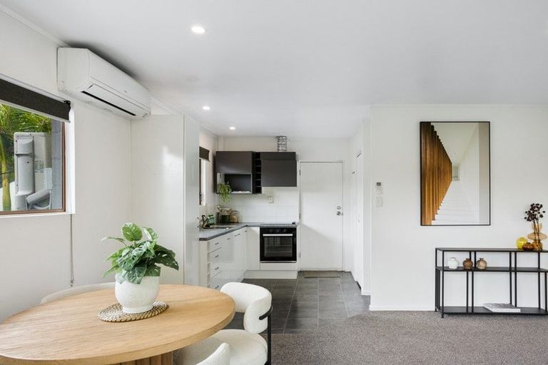 Photo of property in 1/43 Seaton Road, Murrays Bay, Auckland, 0630