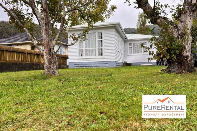 Photo of property in 7 Hay Street, Wainuiomata, Lower Hutt, 5014