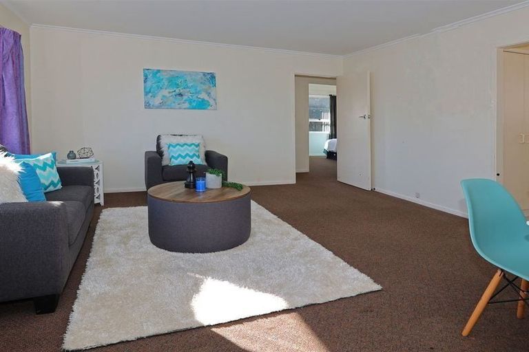 Photo of property in 1/28 Taipari Road, Te Atatu Peninsula, Auckland, 0610
