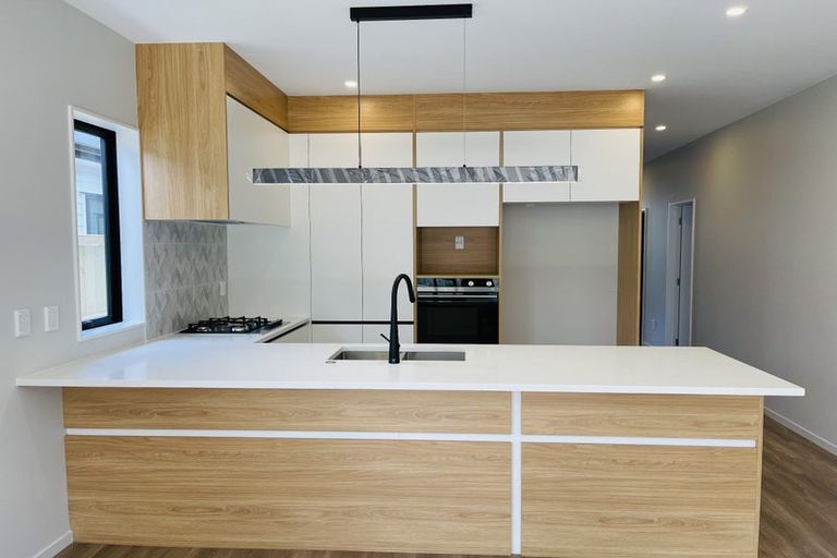 Photo of property in 27 Huringa Road, Karaka, 2113