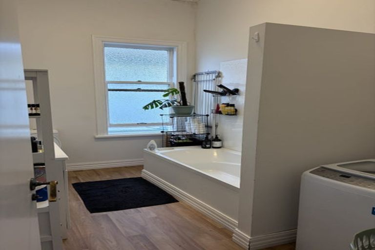Photo of property in 424 Adelaide Road, Berhampore, Wellington, 6023