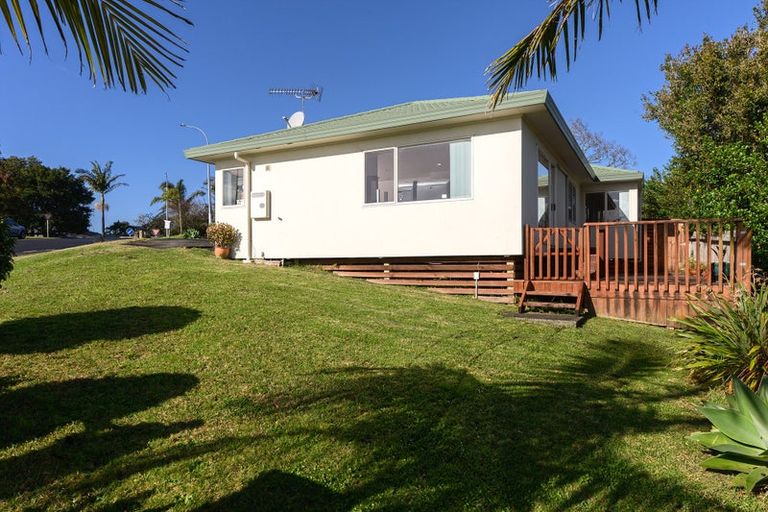 Photo of property in 60 Hewlett Road, Massey, Auckland, 0614