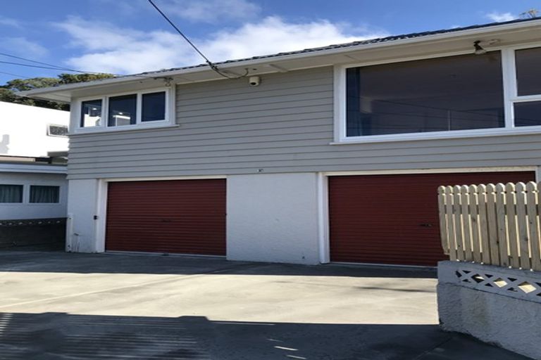 Photo of property in 24 Severn Street, Island Bay, Wellington, 6023