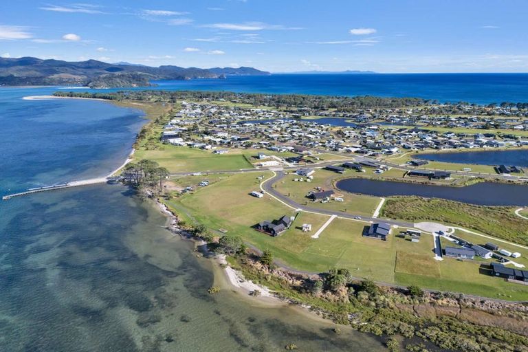 Photo of property in 30 Taniwha Place, Matarangi, 3592