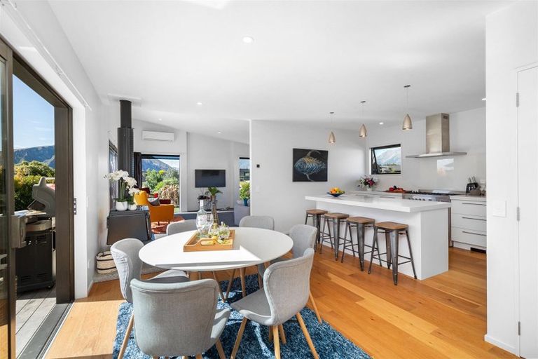 Photo of property in 18 Centre Crescent, Wanaka, 9305