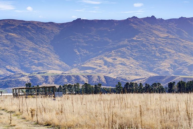 Photo of property in 34c Sugarloaf Drive, Mount Pisa, Cromwell, 9383