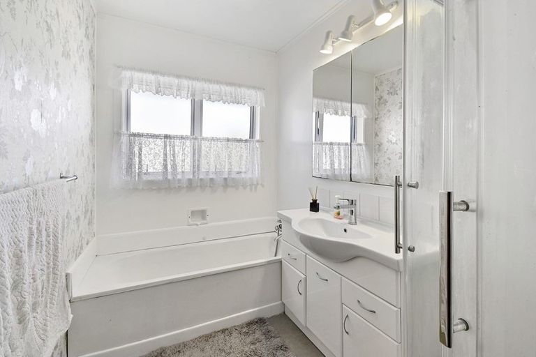 Photo of property in 36 Tawa Crescent, Manurewa, Auckland, 2102