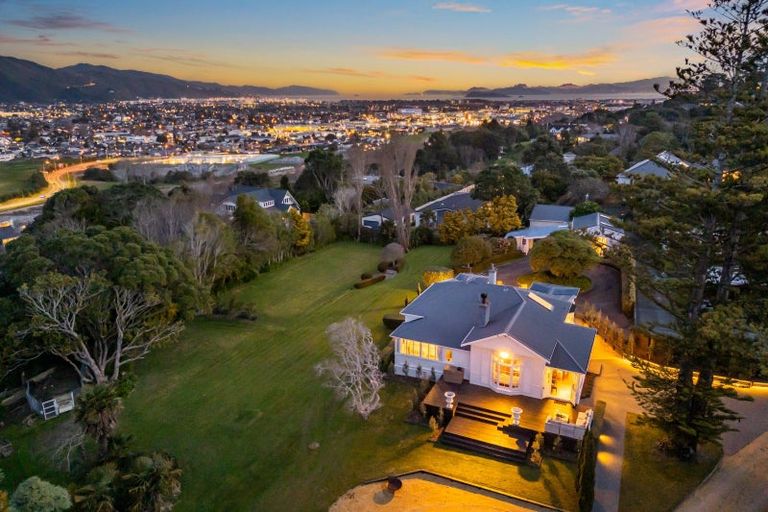 Photo of property in 33 Wairere Road, Belmont, Lower Hutt, 5010