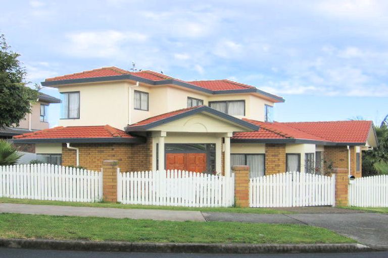Photo of property in 1 Bougainvillaea Terrace, Goodwood Heights, Auckland, 2105