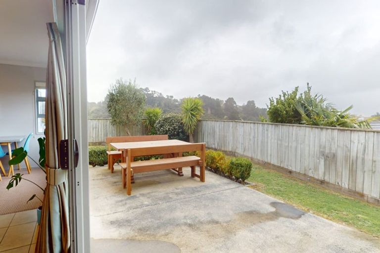 Photo of property in 2 Gennaker Lane, Whitby, Porirua, 5024
