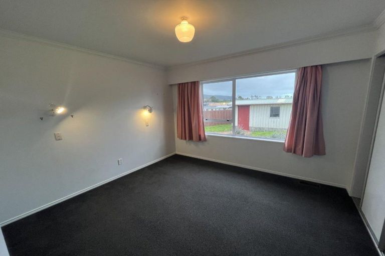Photo of property in 54 Wairau Road, Oakura, 4314