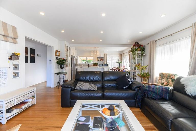 Photo of property in 486 Te Atatu Road, Te Atatu Peninsula, Auckland, 0610