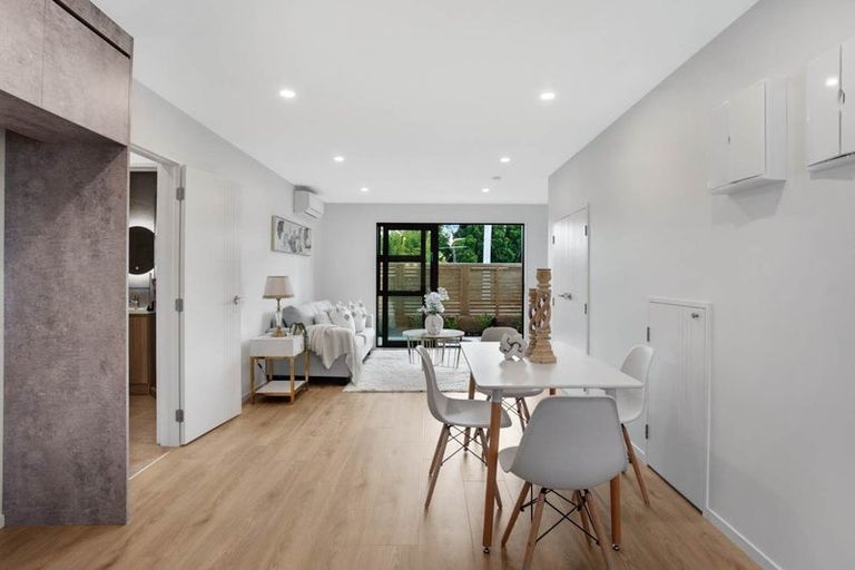 Photo of property in 129 Lancaster Road, Beach Haven, Auckland, 0626