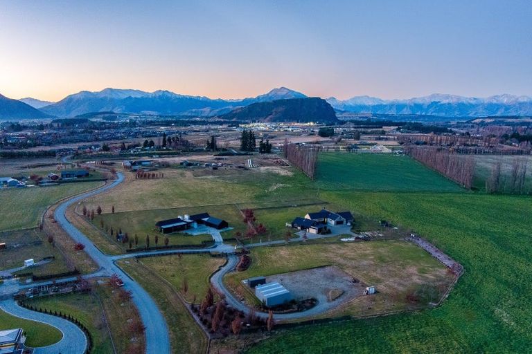 Photo of property in 14 Little Orchard Way, Wanaka, 9382