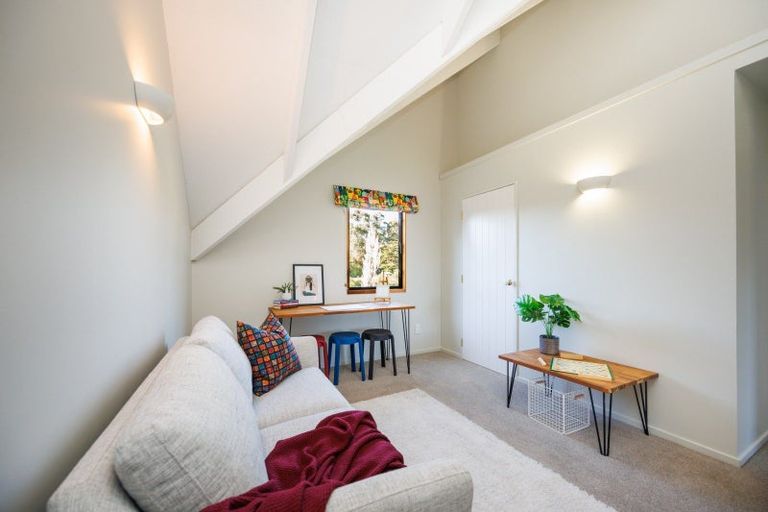 Photo of property in 20 Cashmere Drive, Fitzherbert, Palmerston North, 4410