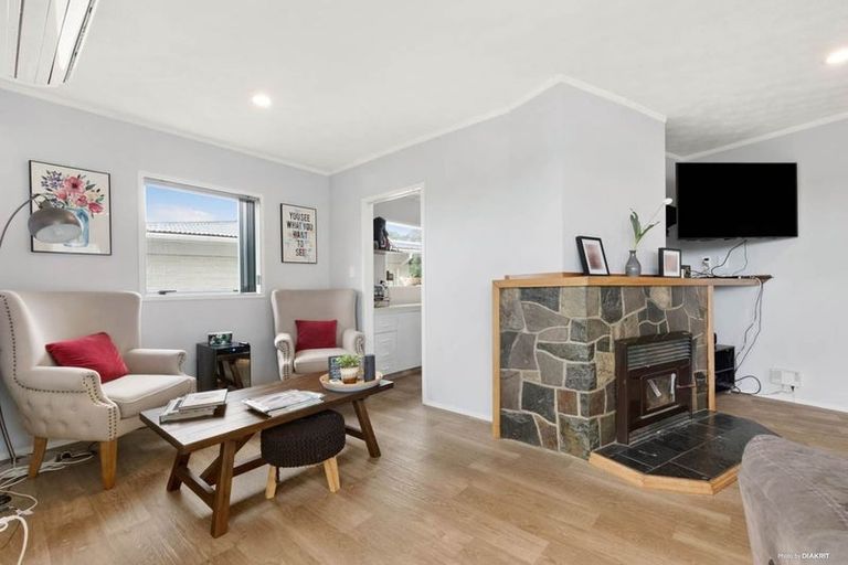 Photo of property in 464 Don Buck Road, Massey, Auckland, 0614