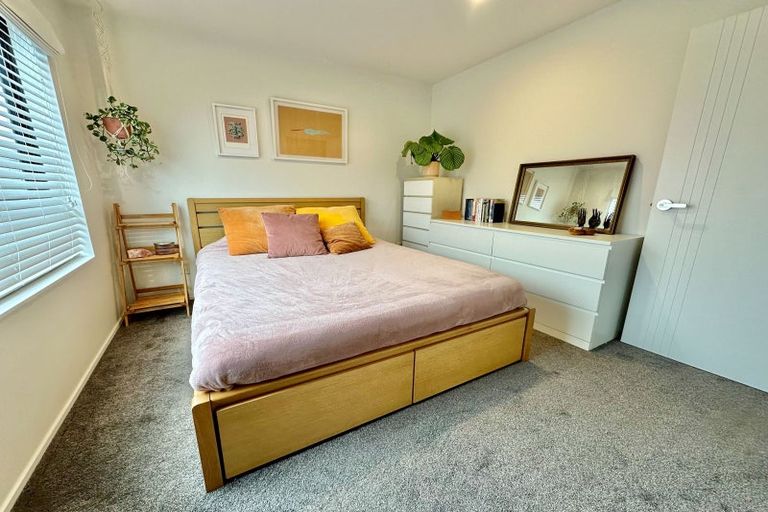 Photo of property in 1/4 Edgerton Road, Te Atatu Peninsula, Auckland, 0610