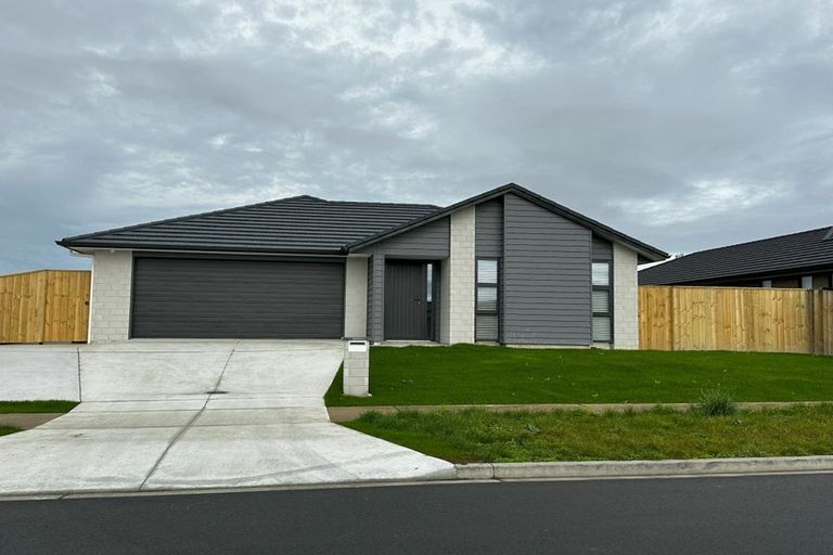 Photo of property in 7 Hoete Way, Tuakau, 2121