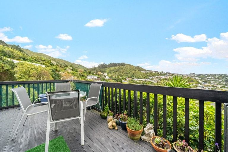 Photo of property in 15 Marjory Close, Broadmeadows, Wellington, 6035