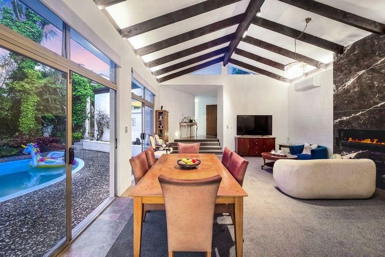 Photo of property in 23 Gordon Avenue, Forrest Hill, Auckland, 0620