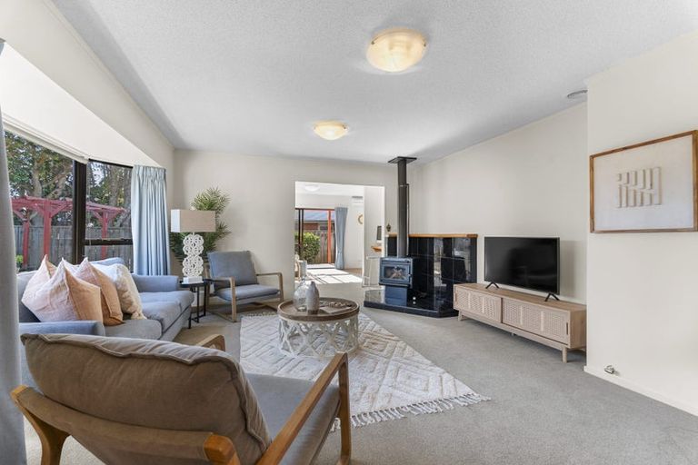 Photo of property in 137 Govett Avenue, Frankleigh Park, New Plymouth, 4310