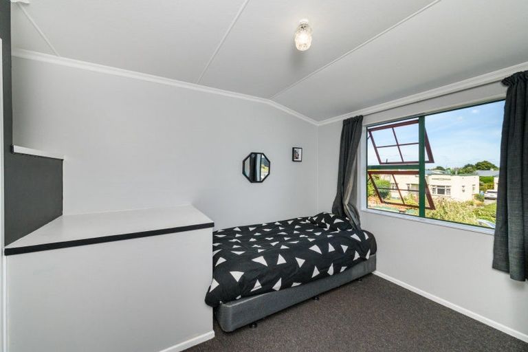 Photo of property in 5 Rangitira Avenue, Palmerston North, 4414