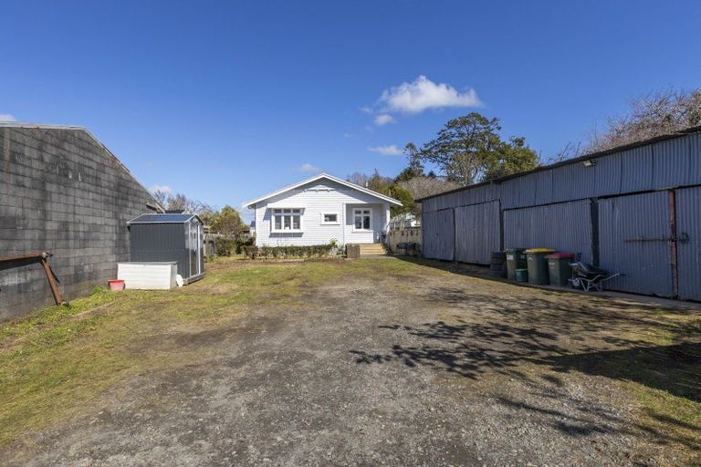 Photo of property in 15 Ngahere Street, Inglewood, 4330
