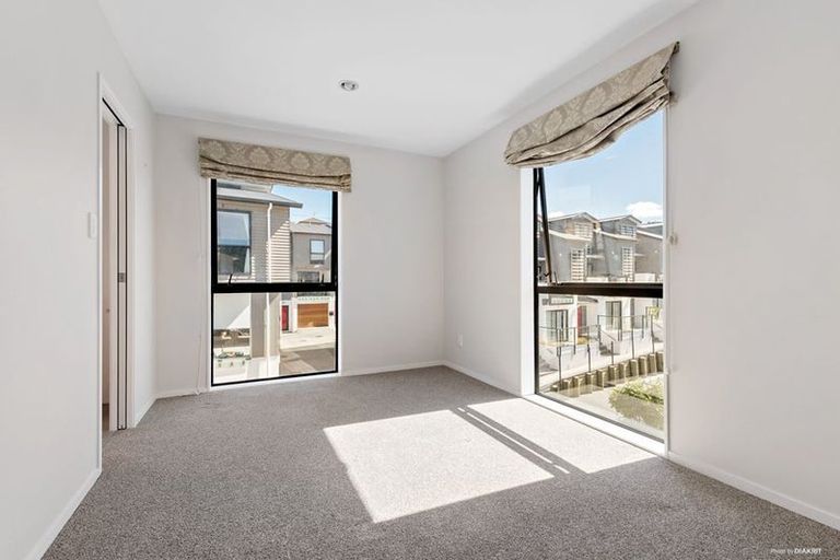 Photo of property in 5/10 Silver Moon Road, Albany Heights, Auckland, 0632